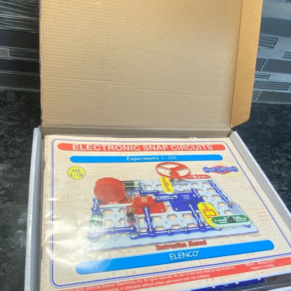 Snap Circuits Jr. SC-100 Electronics Discovery Kit By Elenco - Picture 7 of 11